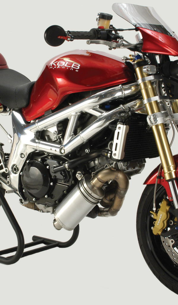 Быстрый мотоцикл Suzuki SV 650 S