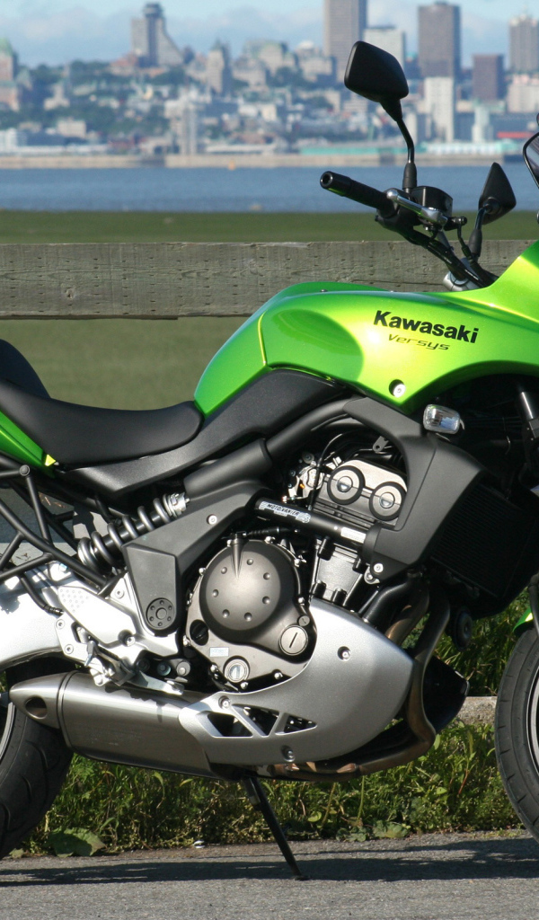Быстрый мотоцикл Kawasaki Versys