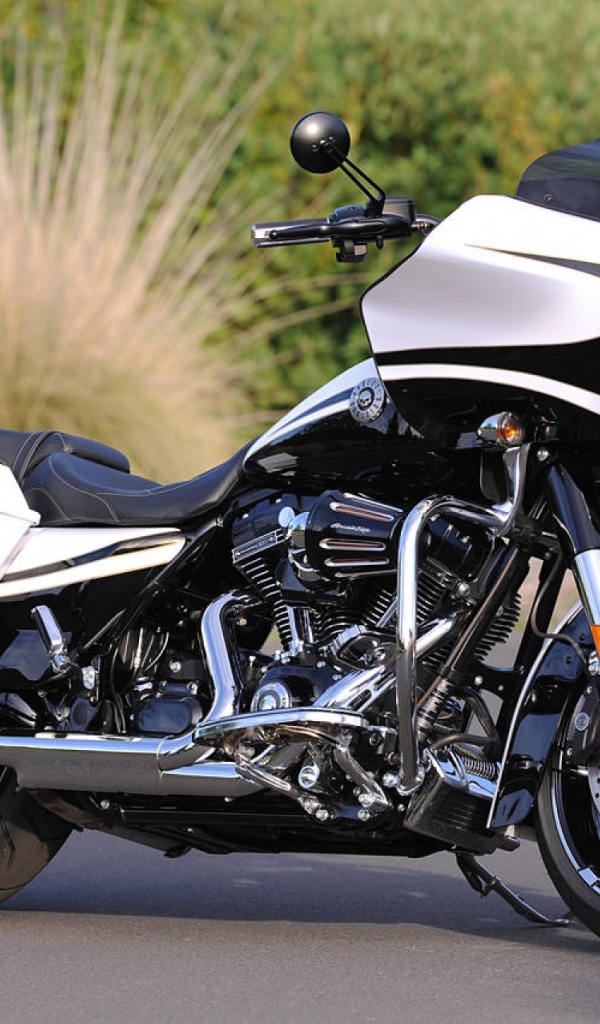 Невероятный мотоцикл Harley-Davidson CVO Road Glide Custom