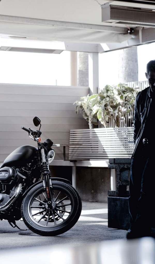 Невероятный мотоцикл Harley-Davidson XL 883N Sportster Iron