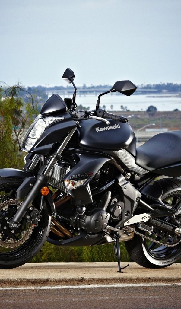 Невероятно быстрый мотоцикл Kawasaki ER-6n