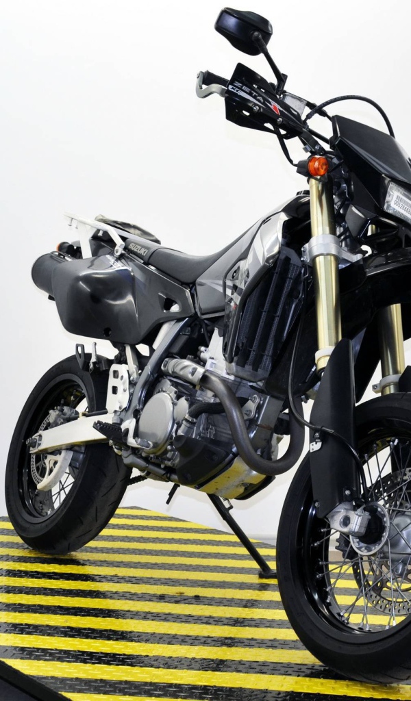 Невероятно быстрый мотоцикл Suzuki  DR-Z 125