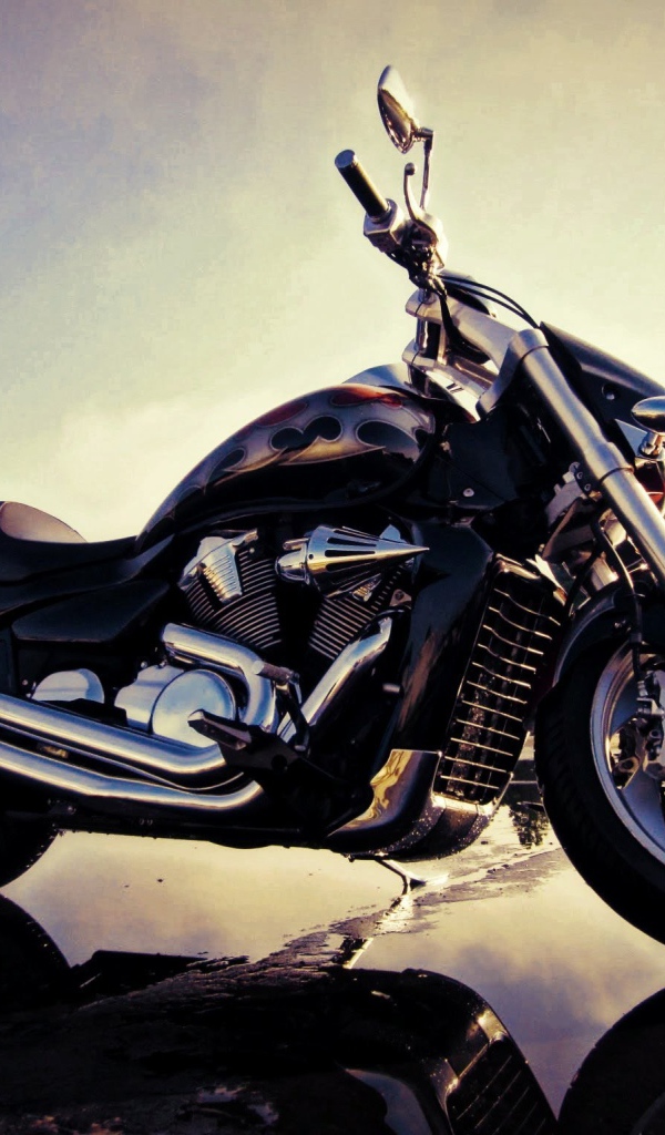 Невероятно быстрый мотоцикл Suzuki Intruder C800C