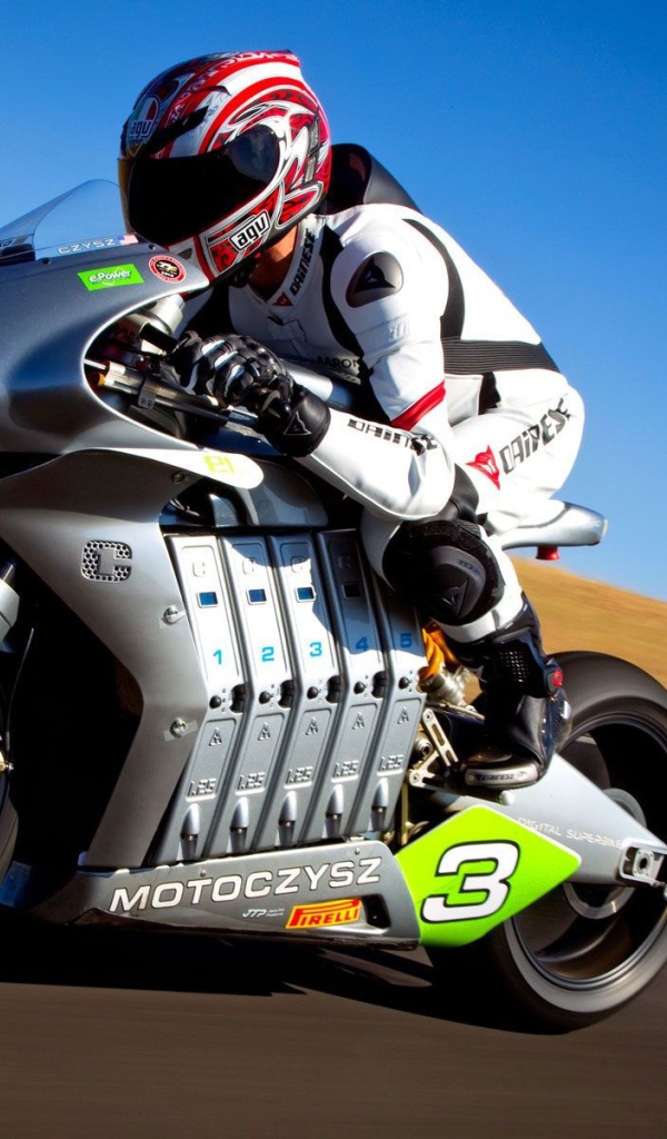 Мотоциклист во время гонки