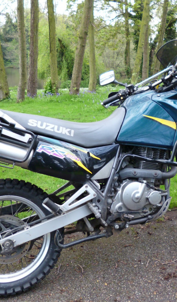 Мотоцикл Suzuki модели DR 650 SE