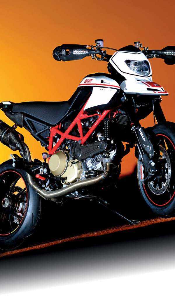 Новый мотоцикл Ducati Hypermotard SP