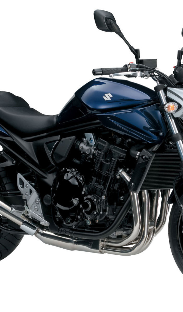 Новый мотоцикл на дороге Suzuki  GSF 650