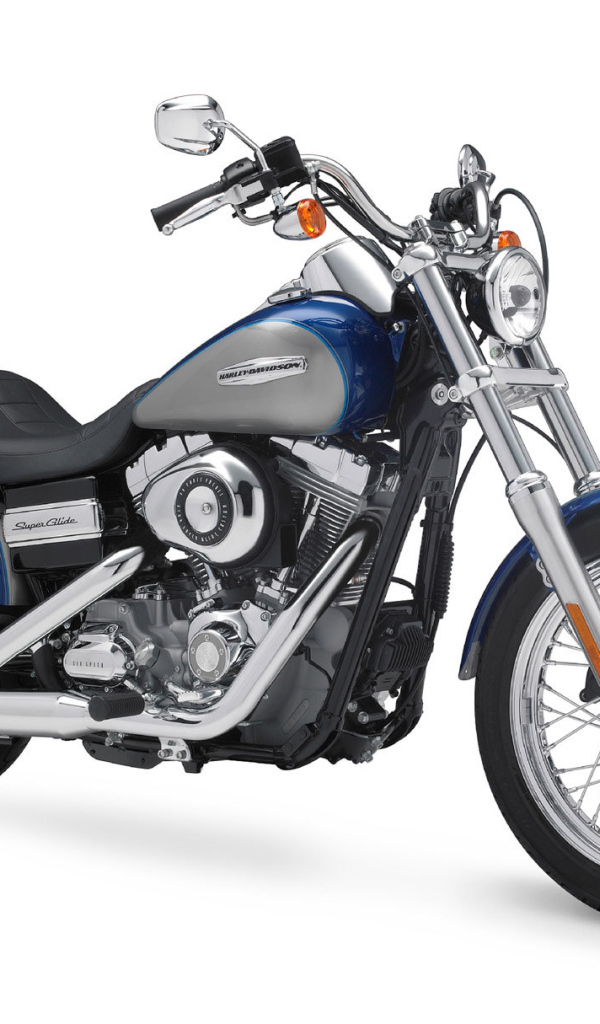 Новый мотоцикл Harley-Davidson Dyna Super Glide Custom