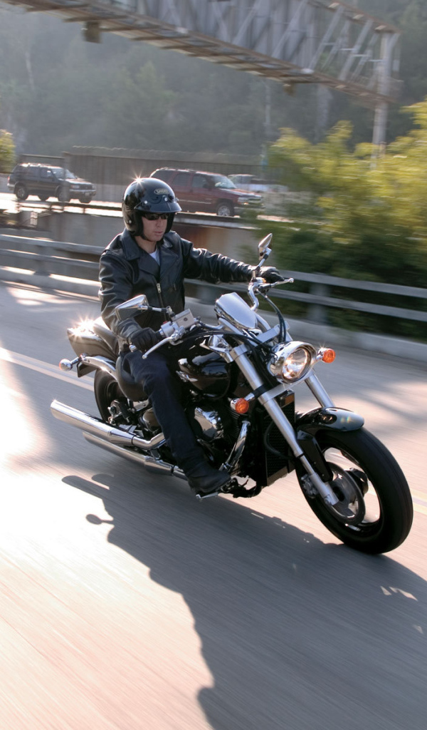 Новый надежный мотоцикл Suzuki Intruder M800