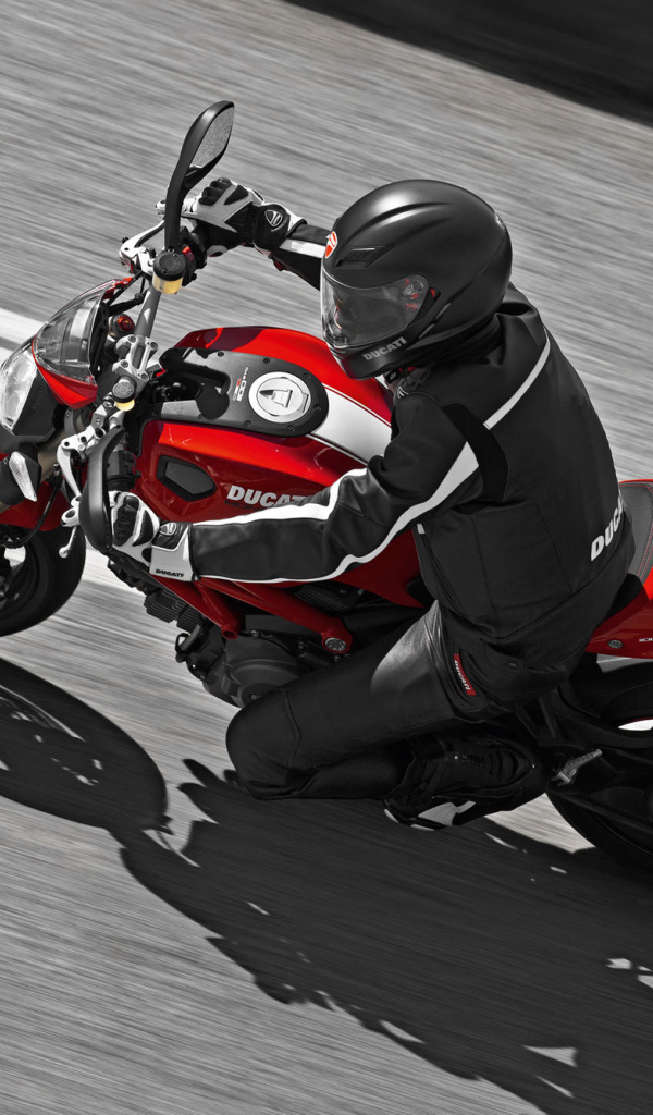 Новый надежный мотоцикл Ducati Monster 796 Corse Stripe