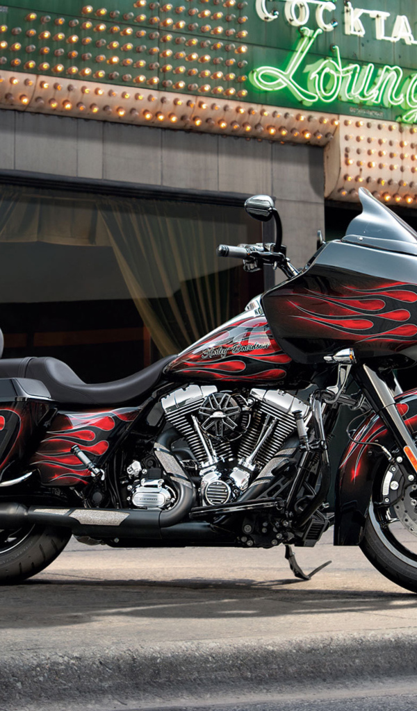 Новый надежный мотоцикл Harley-Davidson CVO Road Glide Custom