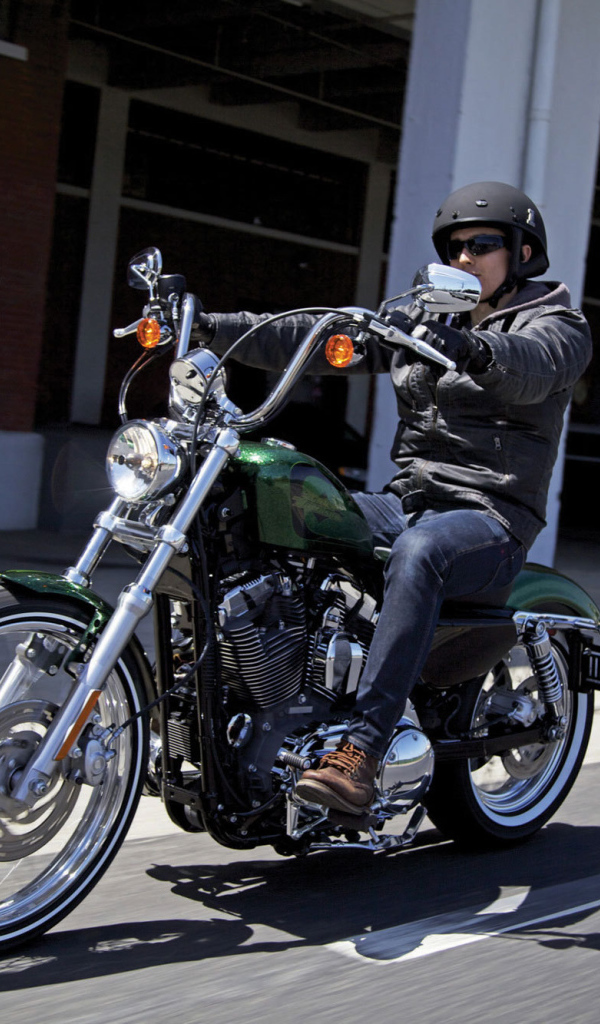 Новый надежный мотоцикл Harley-Davidson XL 1200V Sportster Seventy-Two