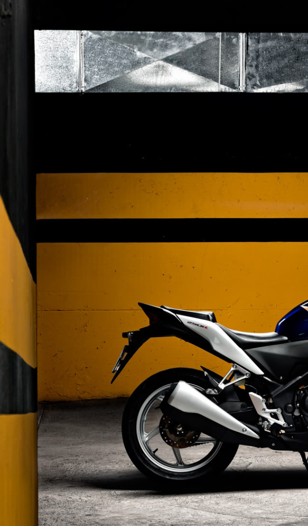 Новый надежный мотоцикл Honda CBR 250 R