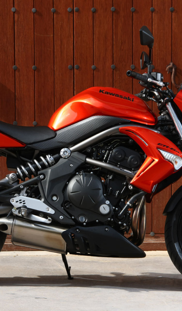 Новый надежный мотоцикл Kawasaki ER-6n