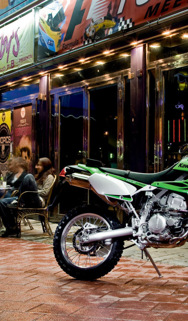 Новый надежный мотоцикл Kawasaki KLX 250