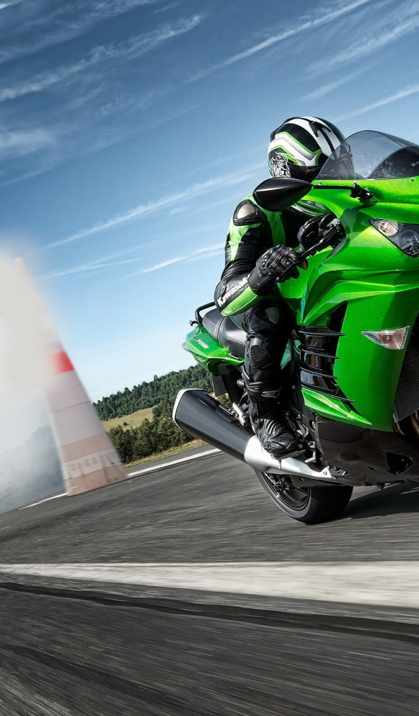 Новый надежный мотоцикл Kawasaki ZZR 1400