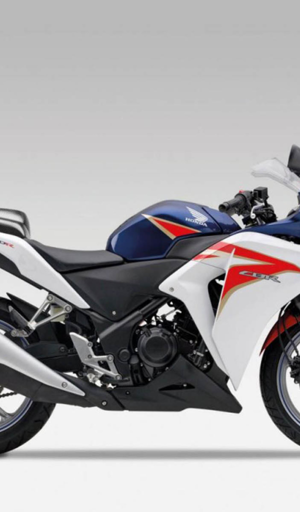 Популярный мотоцикл Honda CBR 250 R