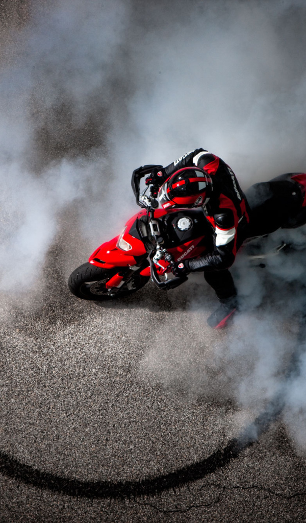 Популярный мотоцикл Ducati Hyperstrada