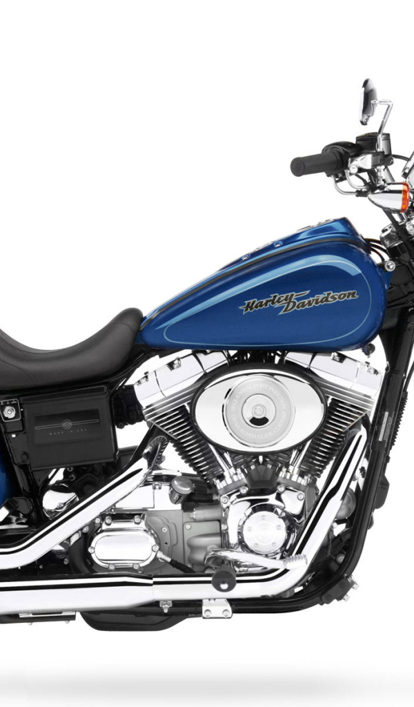 Популярный мотоцикл Harley-Davidson Dyna Super Glide Custom