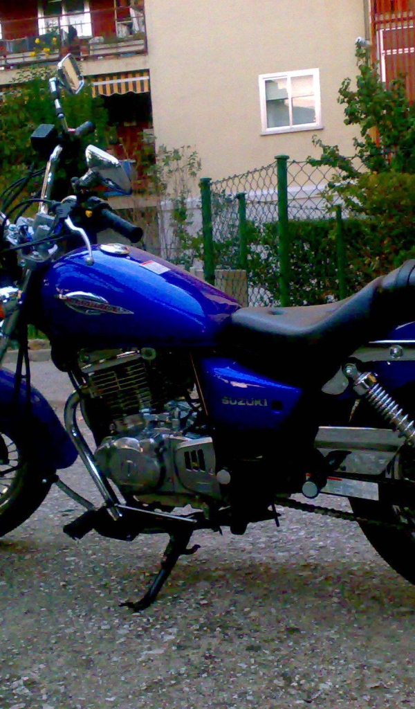 Популярный мотоцикл Suzuki Marauder 125