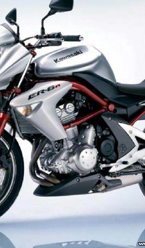 Надежный мотоцикл Kawasaki ER-6n