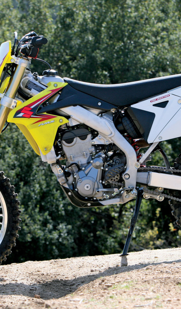 Надежный мотоцикл Suzuki RMX 450 Z