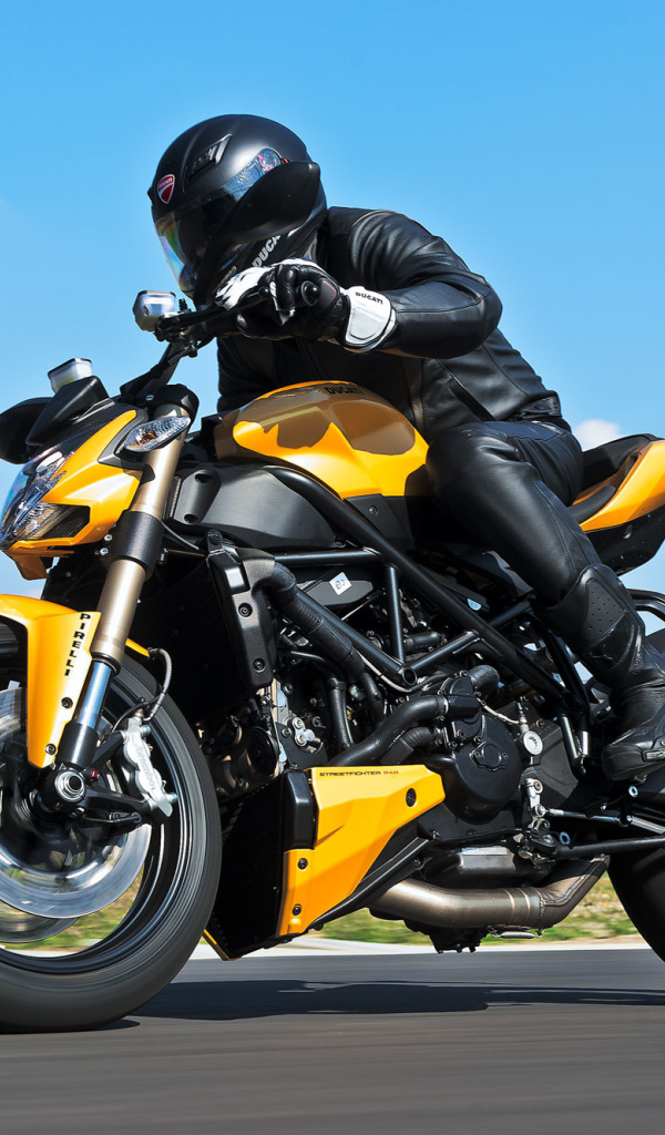 Надежный мотоцикл Ducati Streetfighter 848