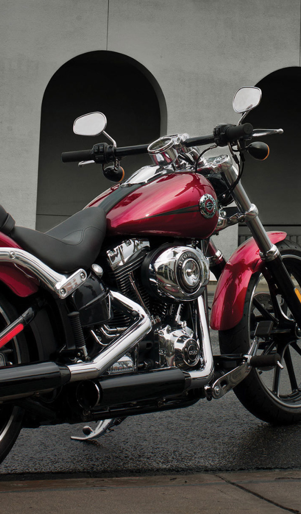 Надежный мотоцикл Harley-Davidson CVO Breakout