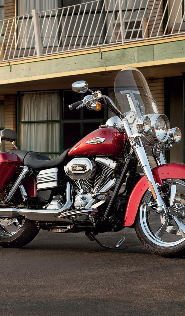 Надежный мотоцикл Harley-Davidson Dyna Switchback