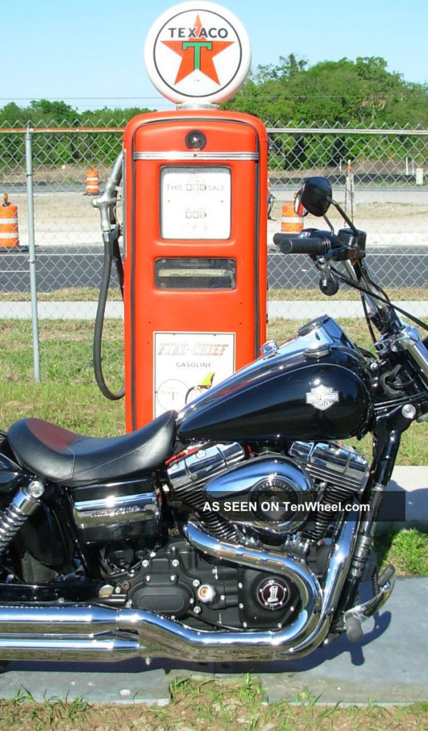 Надежный мотоцикл Harley-Davidson Dyna Switchback