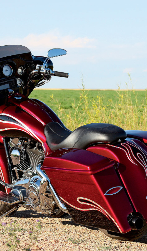 Надежный мотоцикл Harley-Davidson Street Glide