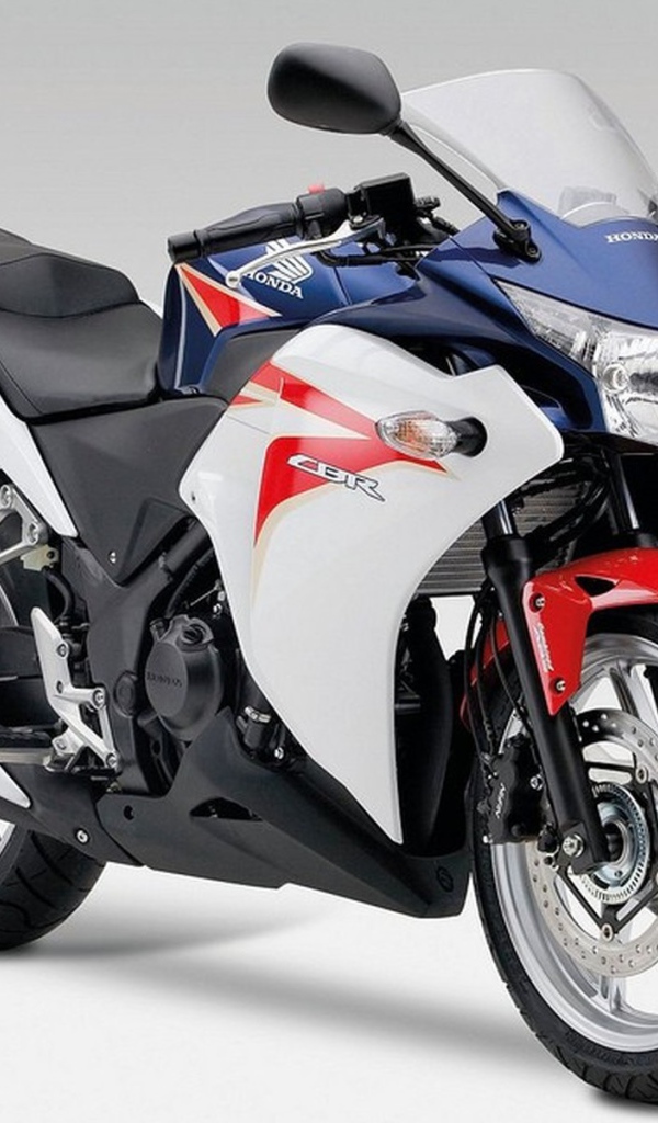 Надежный мотоцикл Honda CBR 250 R