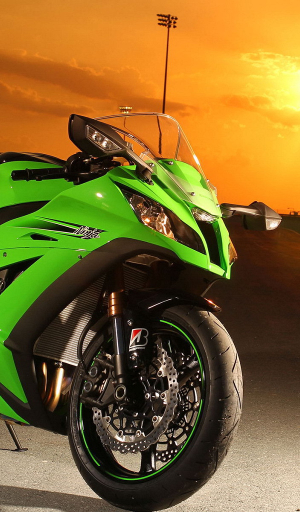Надежный мотоцикл Kawasaki Ninja ZX-10R