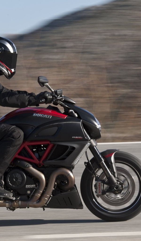 Тест-драйв мотоцикла Ducati Diavel