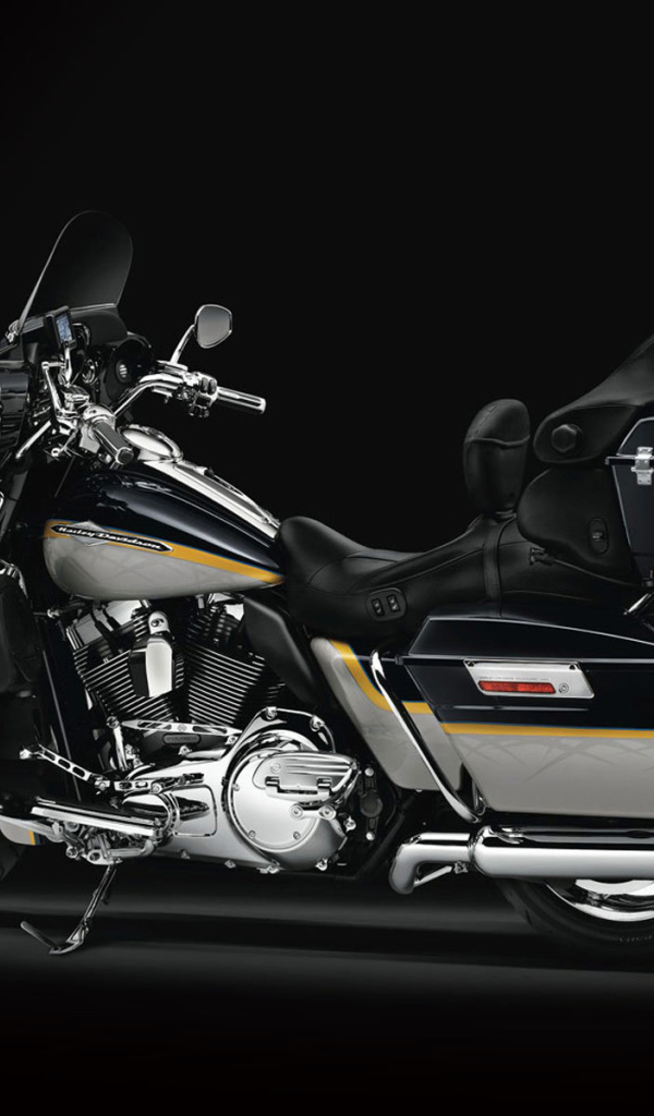 Тест-драйв мотоцикла Harley-Davidson CVO Electra Glide Ultra Classic