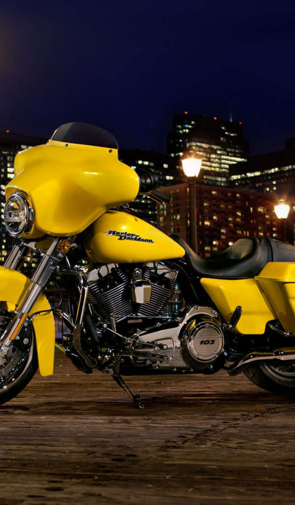 Тест-драйв мотоцикла Harley-Davidson Street Glide