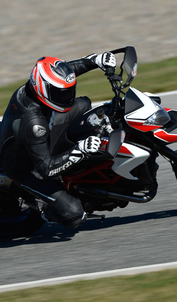 Тест-драйв мотоцикла Ducati Hypermotard SP