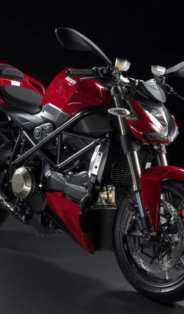 Красный Ducati streetfighter