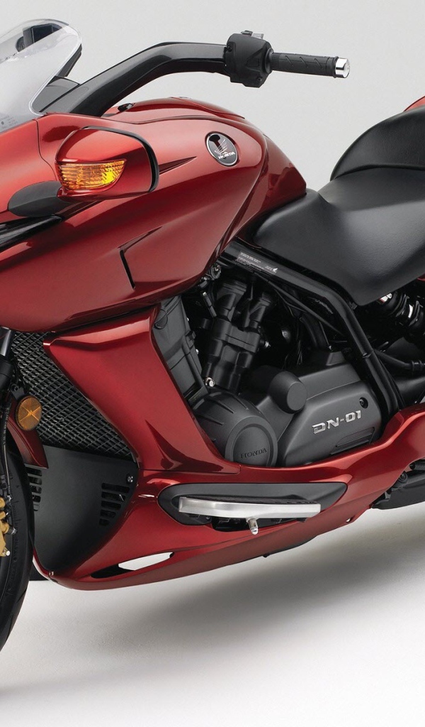 Красный мотоцикл Honda DN 01