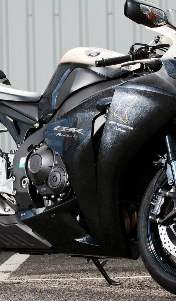 Мотоцикл Honda cbr100rr