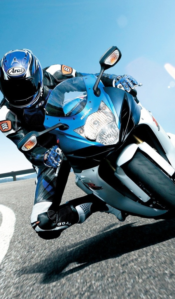 Гонщик на Suzuki