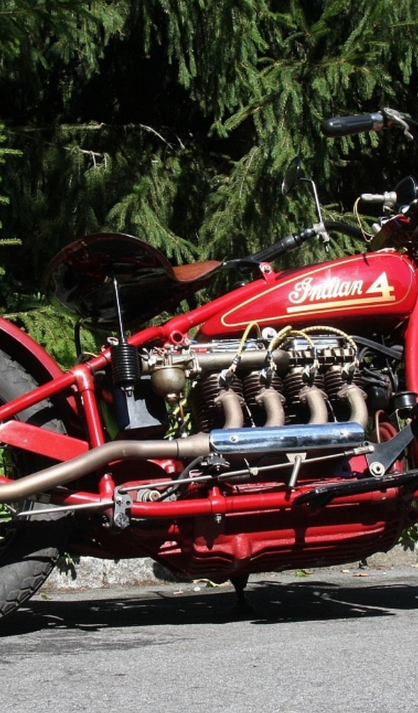 Индийский мощный мотоцикл