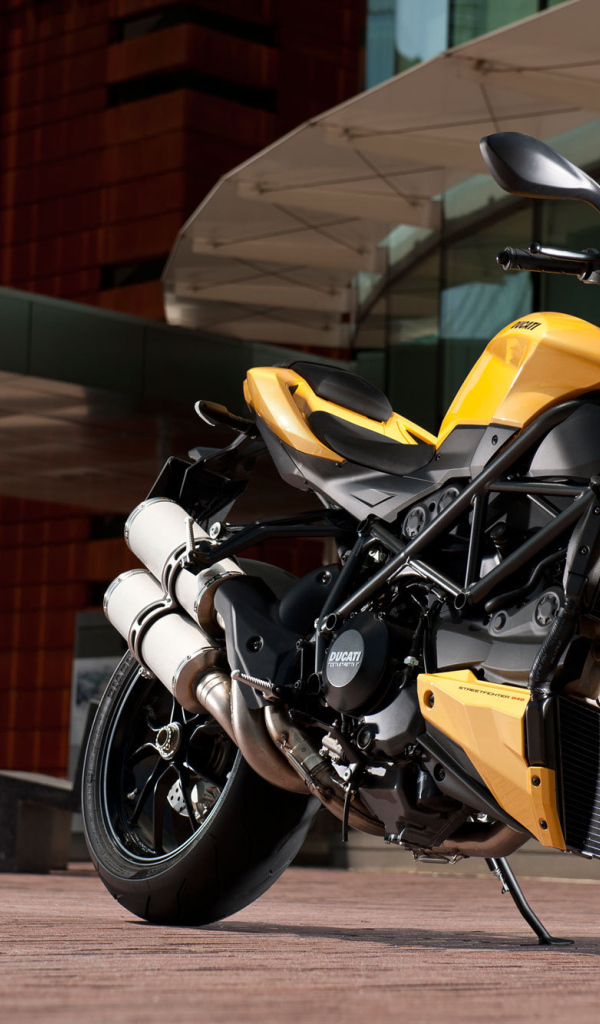 Популярный мотоцикл Ducati Streetfighter 848