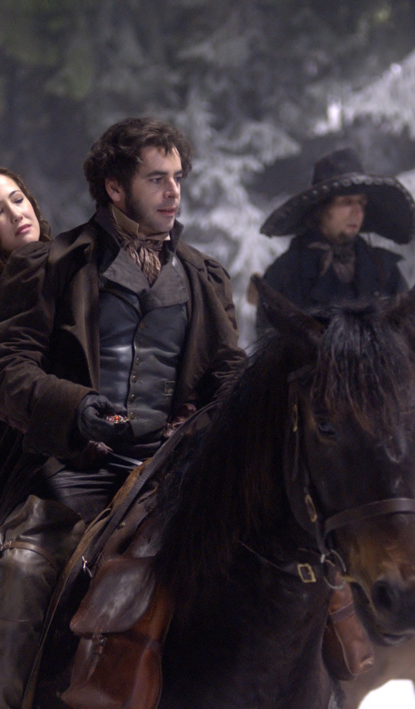 Красавица и чудовище в лесу