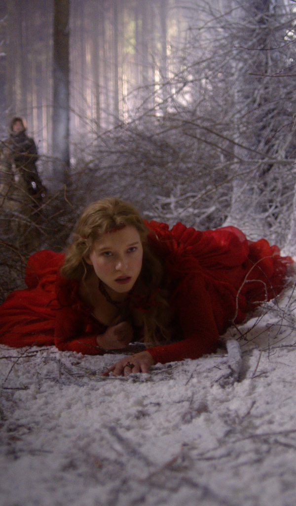 Момент из фильма Красавица и чудовище 2014