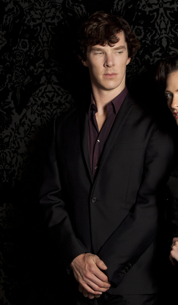 Герой и героиня сериала Шерлок