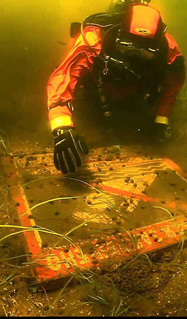 Акваланги на дне