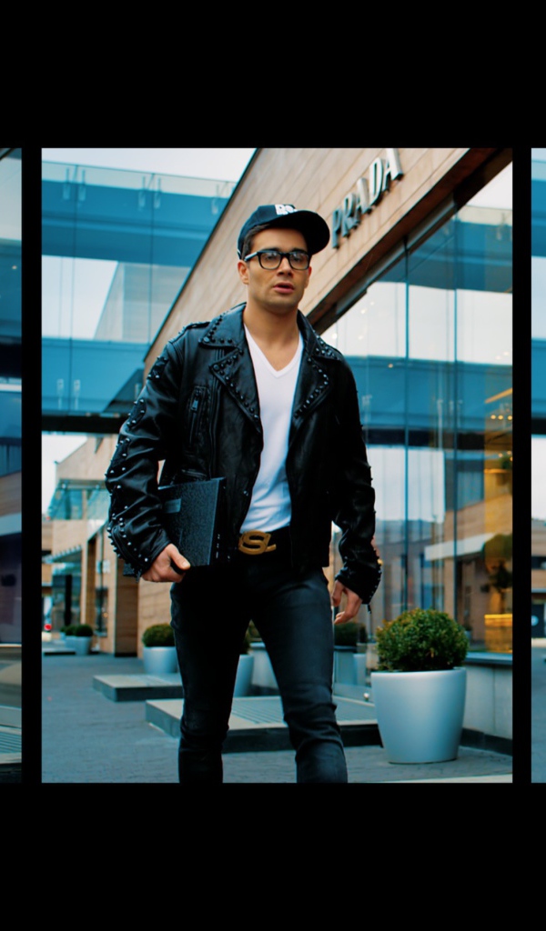 Одноклассники.ru НаCLICKай удачу парень в костюме