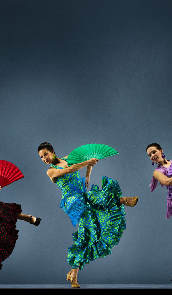 Танец с веерами