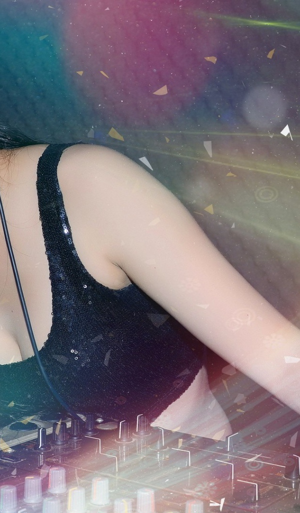 Ди джей девушка